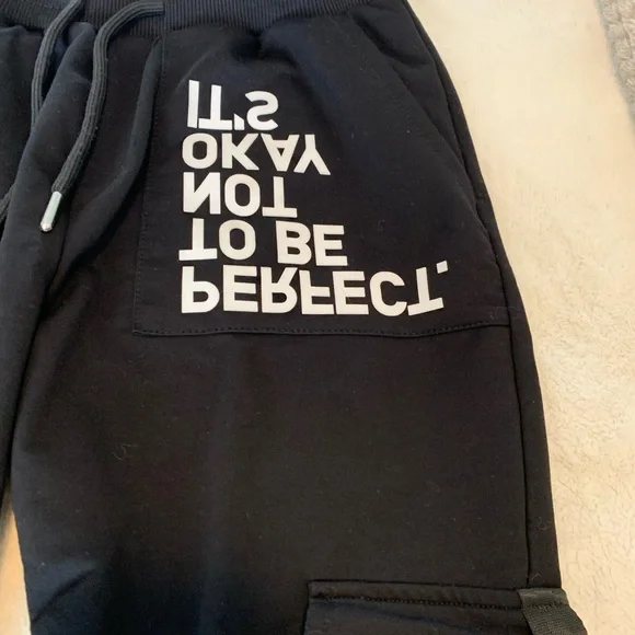 Black pants - Picture 2 of 4